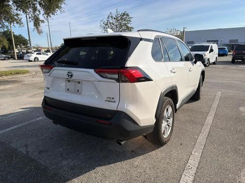 2021 Toyota RAV4 Hybrid XLE