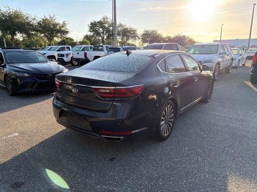 Gravity Blue 2017 Kia Cadenza Premium