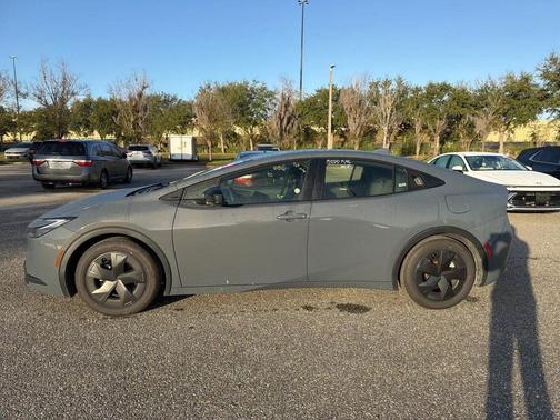 2025 Toyota Prius LE