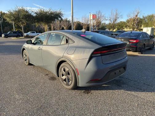 2025 Toyota Prius LE