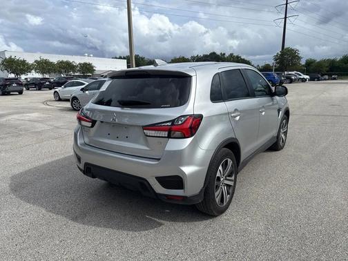 2024 Mitsubishi Outlander Sport SE