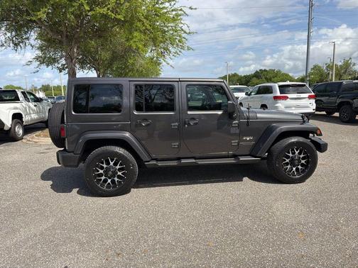 Granite Crystal Metallic Clearcoat 2017 Jeep Wrangler Unlimited Sahara