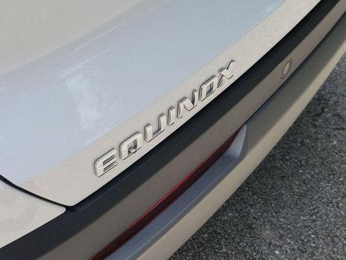 Summit White 2026 Chevrolet Equinox 1LT