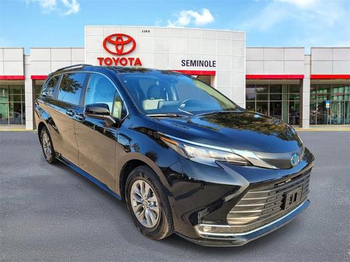 2024 Toyota Sienna XLE