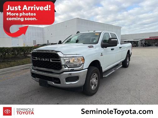 2023 RAM 3500 Tradesman Crew Cab 4x4 8' Box