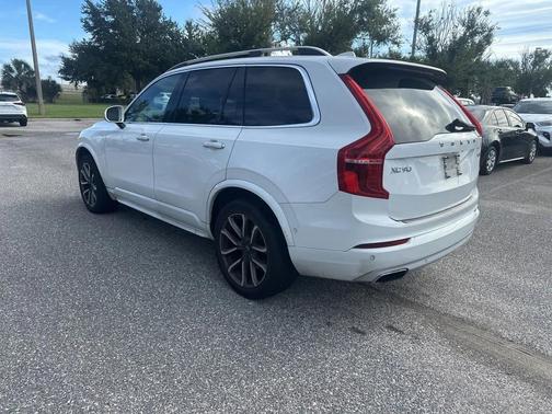 2018 Volvo XC90 T6 Momentum