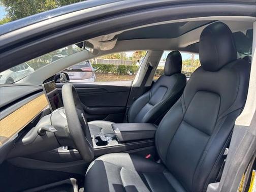 2022 Tesla Model 3 Standard Range