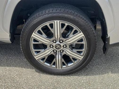 2024 Toyota Sequoia Capstone