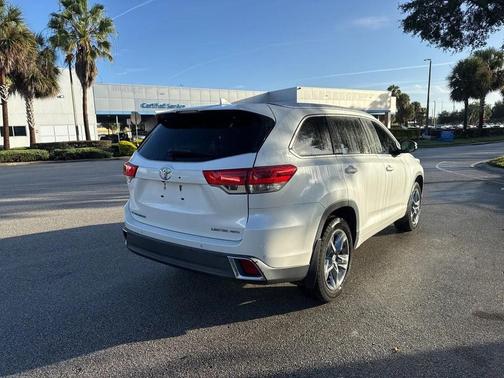 2019 Toyota Highlander Limited Platinum
