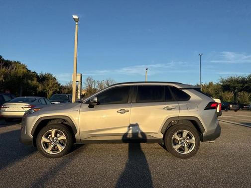 2021 Toyota RAV4 Hybrid XLE Premium