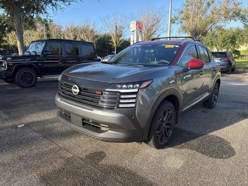 2025 Nissan Kicks SR