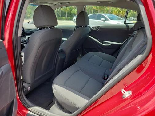2022 Hyundai IONIQ Hybrid SEL