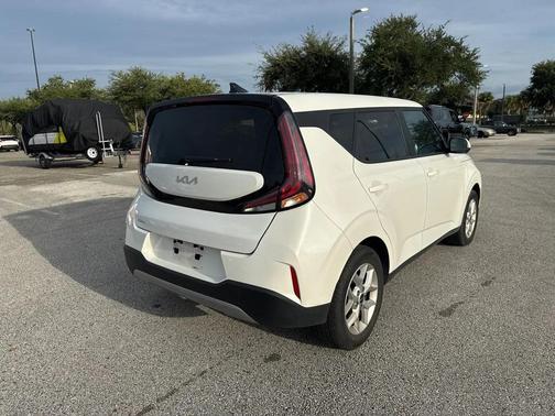 2024 Kia Soul LX