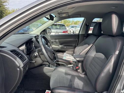 2024 Mitsubishi Outlander Sport SE