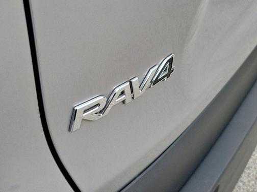 Silver Sky Metallic 2023 Toyota RAV4 LE