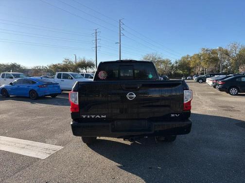 2021 Nissan Titan SV