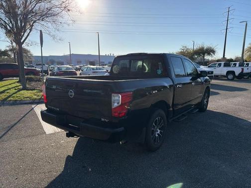 2021 Nissan Titan SV