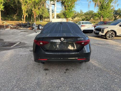 Vulcano Black Metallic 2022 Alfa Romeo Giulia Sprint