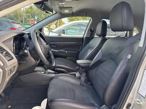 2024 Mitsubishi Outlander Sport SE
