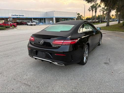 Obsidian Black Metallic 2018 Mercedes-Benz E-Class 4MATIC