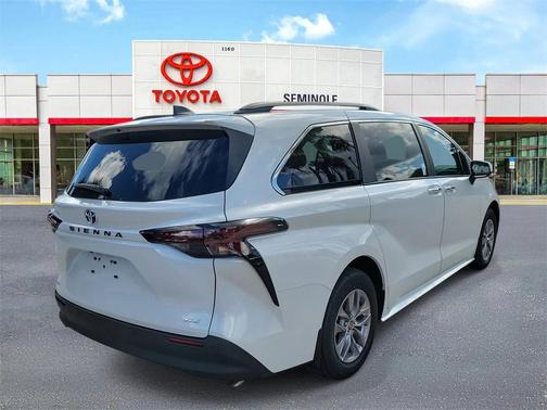 2025 Toyota Sienna XLE 7 Passenger
