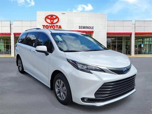 2025 Toyota Sienna XLE 7 Passenger