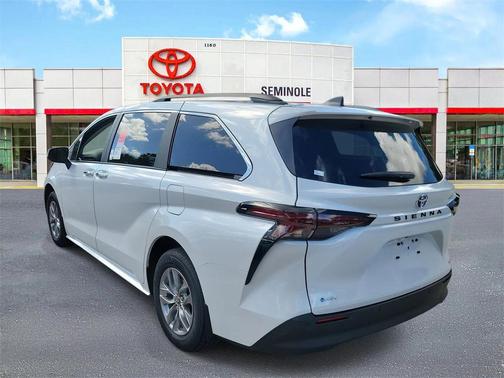 2025 Toyota Sienna XLE 7 Passenger