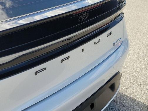 Wind Chill Pearl 2026 Toyota Prius Plug-In Hybrid SE