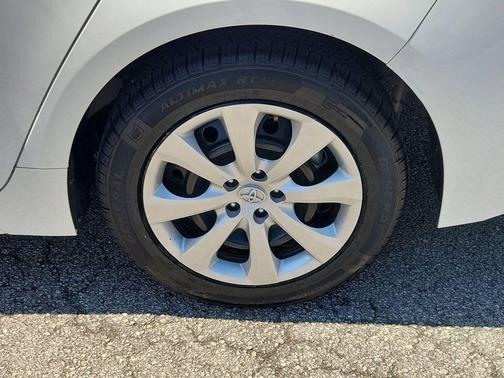 Ice Cap 2023 Toyota Corolla LE
