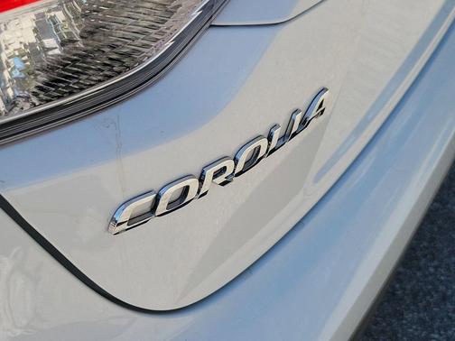 Ice Cap 2023 Toyota Corolla LE