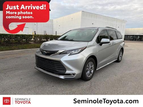 2022 Toyota Sienna XLE