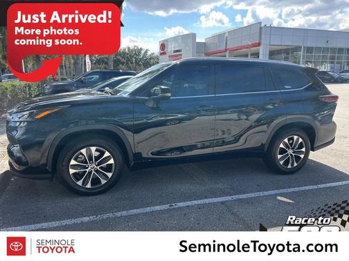 2024 Toyota Highlander XLE