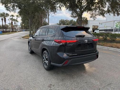 2024 Toyota Highlander XLE