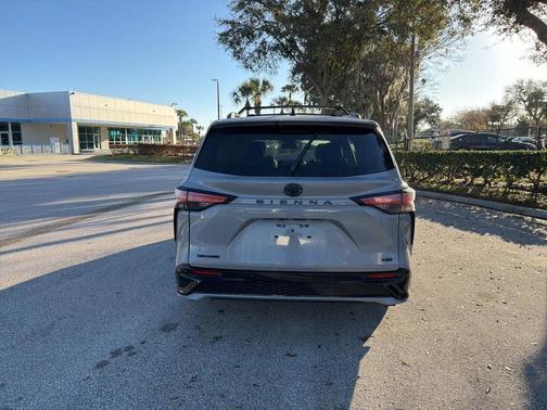 2025 Toyota Sienna XSE 7 Passenger