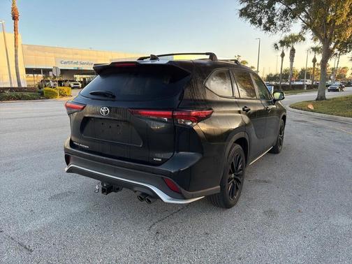 2024 Toyota Highlander XSE