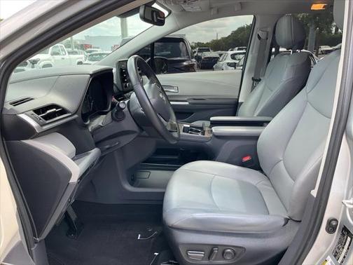 2023 Toyota Sienna XLE 7 Passenger