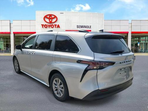 2023 Toyota Sienna XLE 7 Passenger