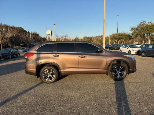 2018 Toyota Highlander LE Plus