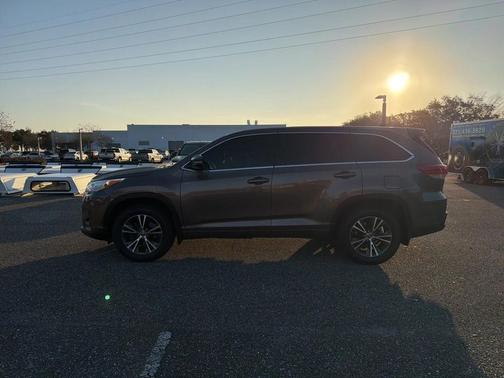 2018 Toyota Highlander LE Plus