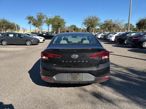 2020 Hyundai ELANTRA SE