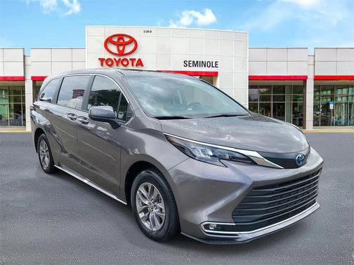 2024 Toyota Sienna XLE 8 Passenger