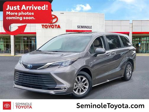 2024 Toyota Sienna XLE 8 Passenger