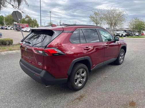 2024 Toyota RAV4 Hybrid XLE