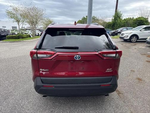 2024 Toyota RAV4 Hybrid XLE