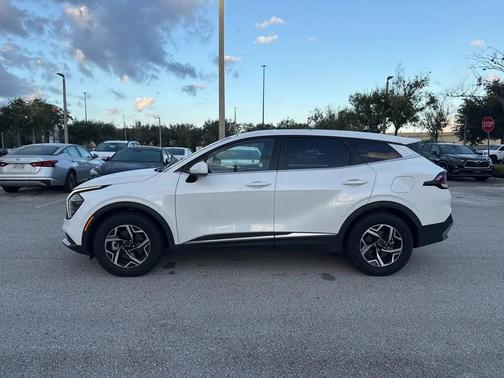 2024 Kia Sportage LX