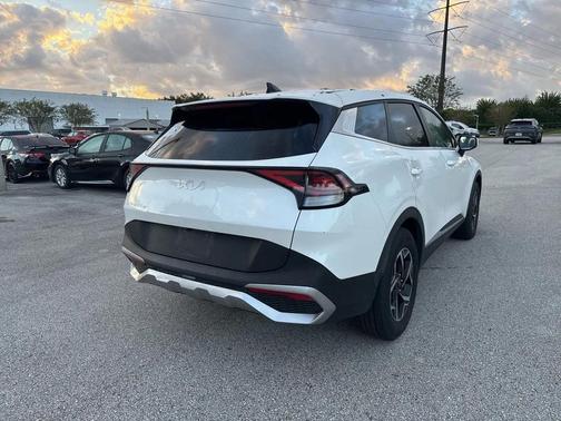 2024 Kia Sportage LX
