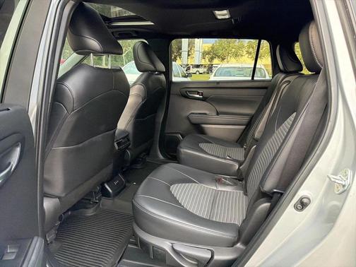 2024 Toyota Highlander XSE