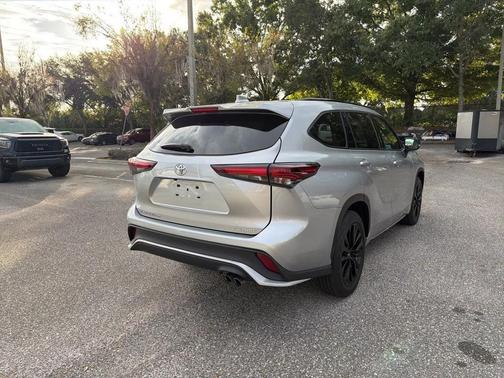 2024 Toyota Highlander XSE