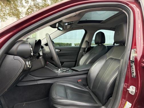 2018 Alfa Romeo Giulia Base