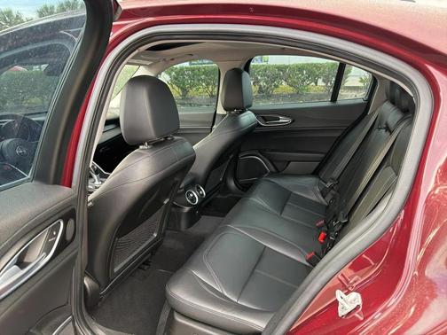 2018 Alfa Romeo Giulia Base